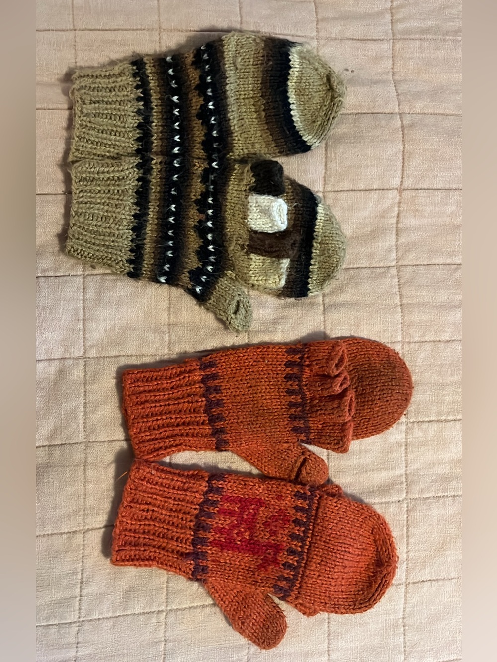 Knit fingerless gloves/ mittens vintage